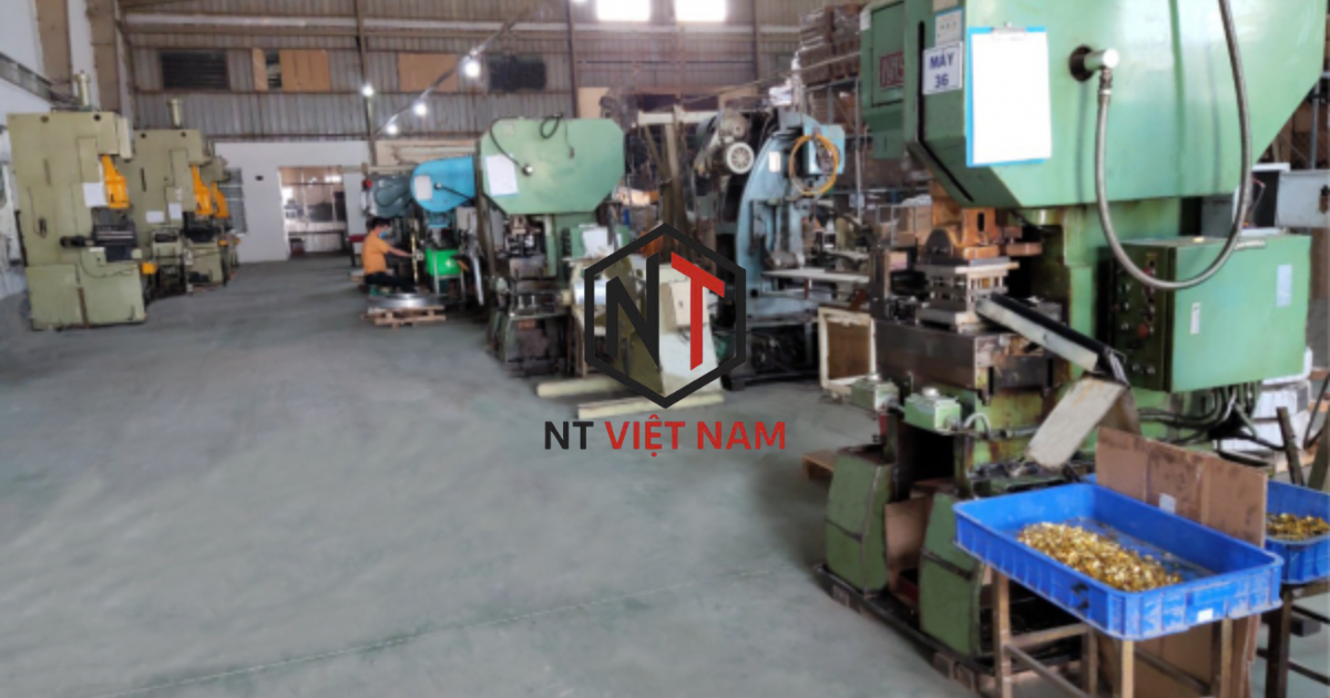 Không gian nhà xưởng được đầu tư quy mô, đảm bảo tiến độ và chất lượng cho từng dự án cơ khí.